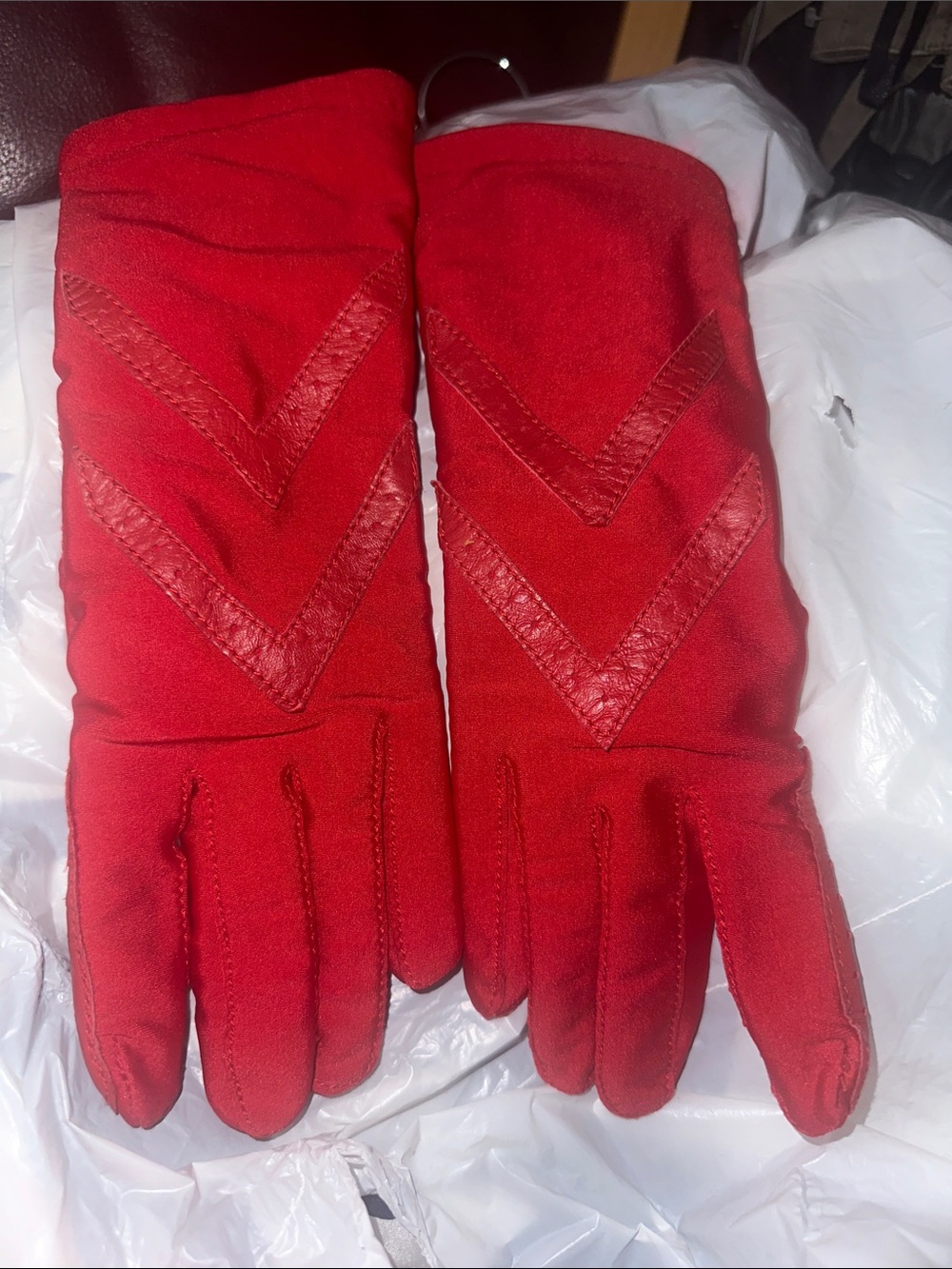 Isotoner Red Gloves NWOT